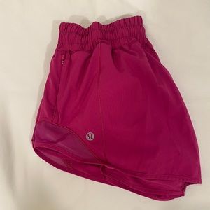 Lululemon Hotty Hot Shorts 2.5 size 6